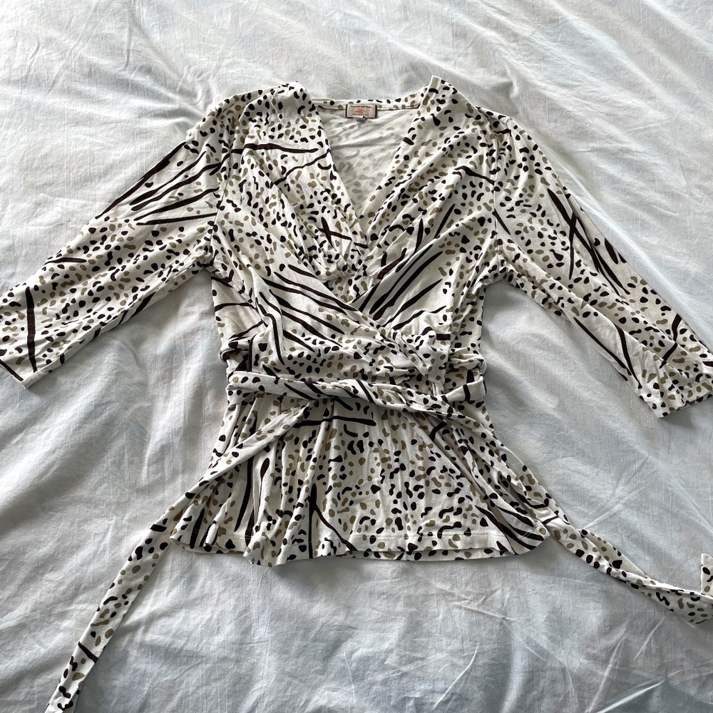 Chic & Flattering – Banana Republic Ruched Wrap Top (L)!